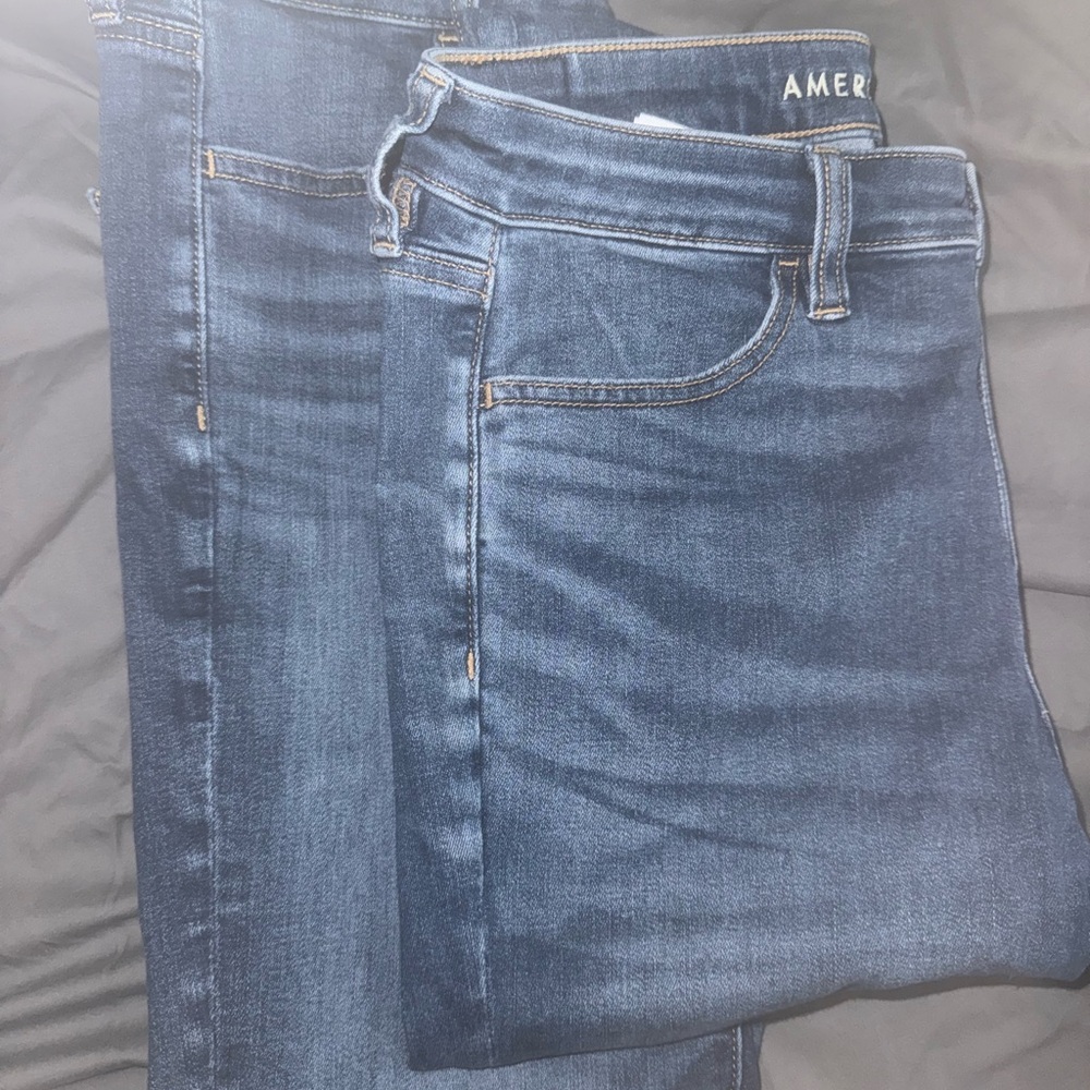 Size 8 Short. American Eagle Outfitters Women’s Jeans.